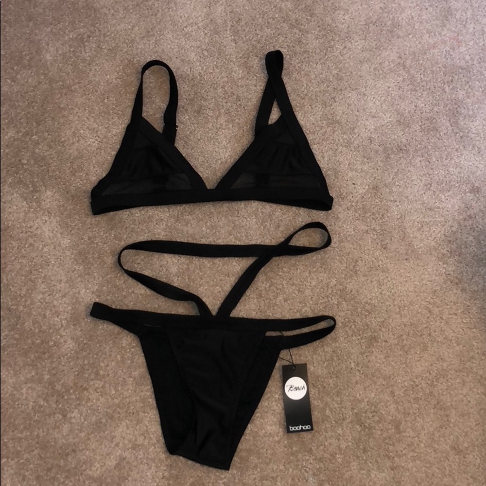 Black bikini